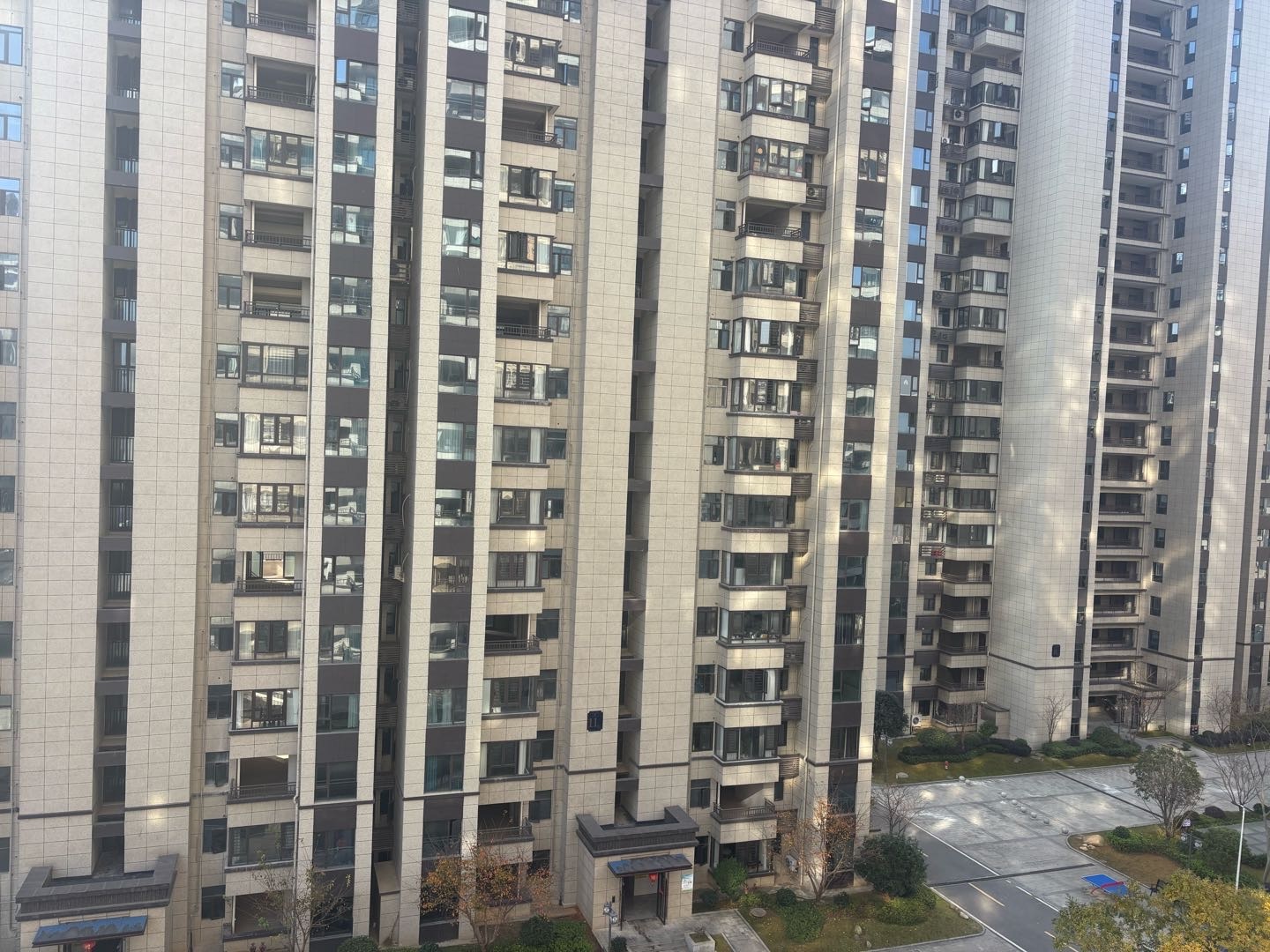 高铁片区次小区鹏城翰林府·112平·3室2厅2卫·证满二