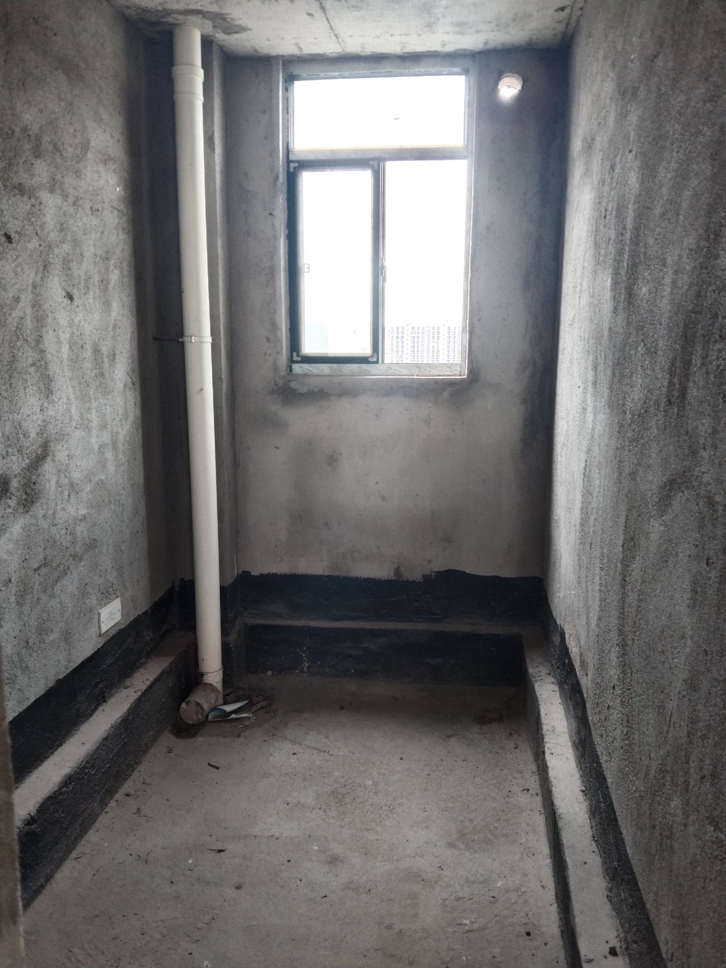 立嘉城豪园·三室两厅两卫·电梯房·户型朝南·房东诚意出售一口价35万