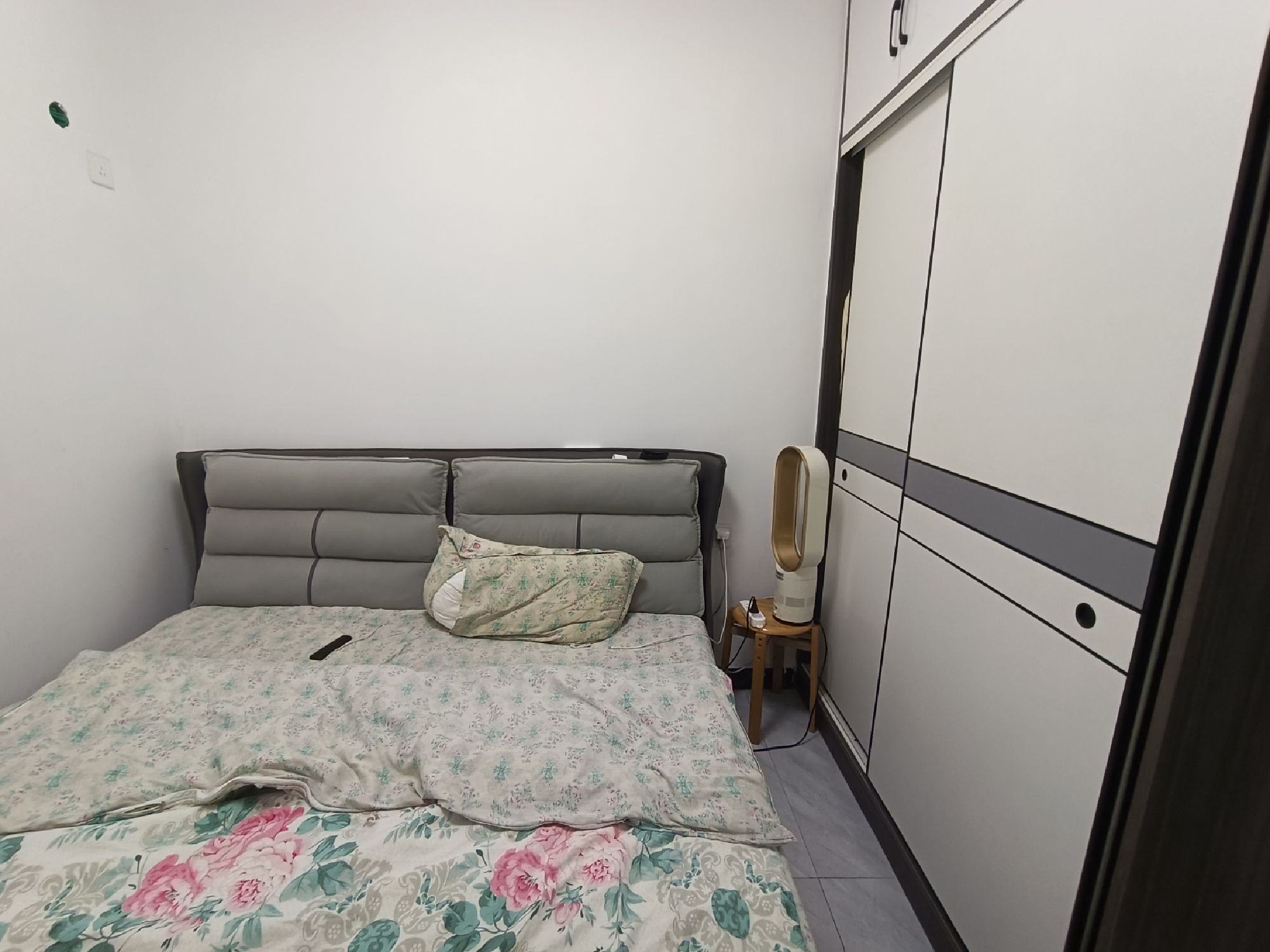 新岭地·好房出租·精装修·干净整洁三居室·出租1500/月