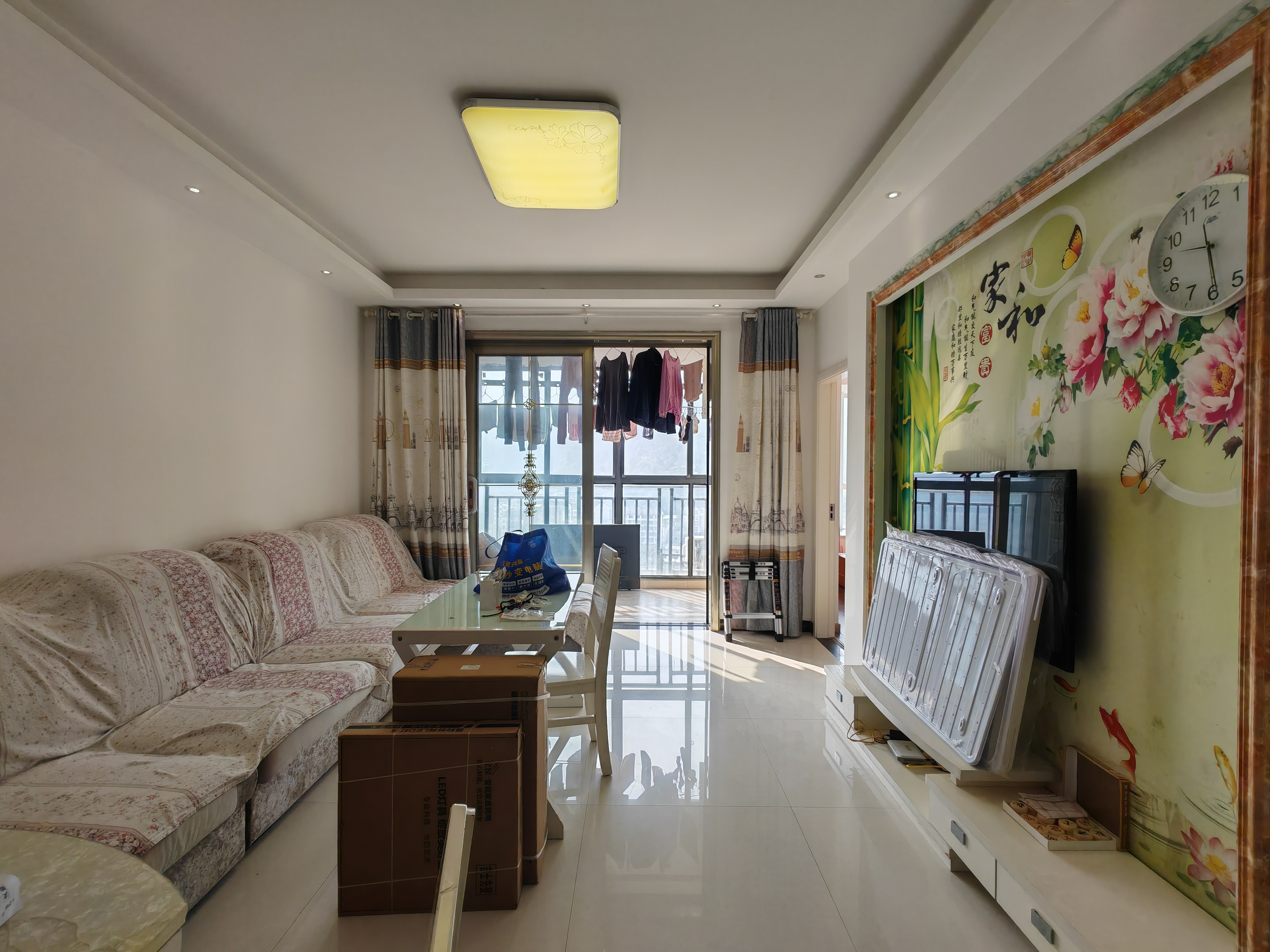 塞纳河畔1700包物业3室2厅配套齐全精装修电梯房，看房电话18307150819