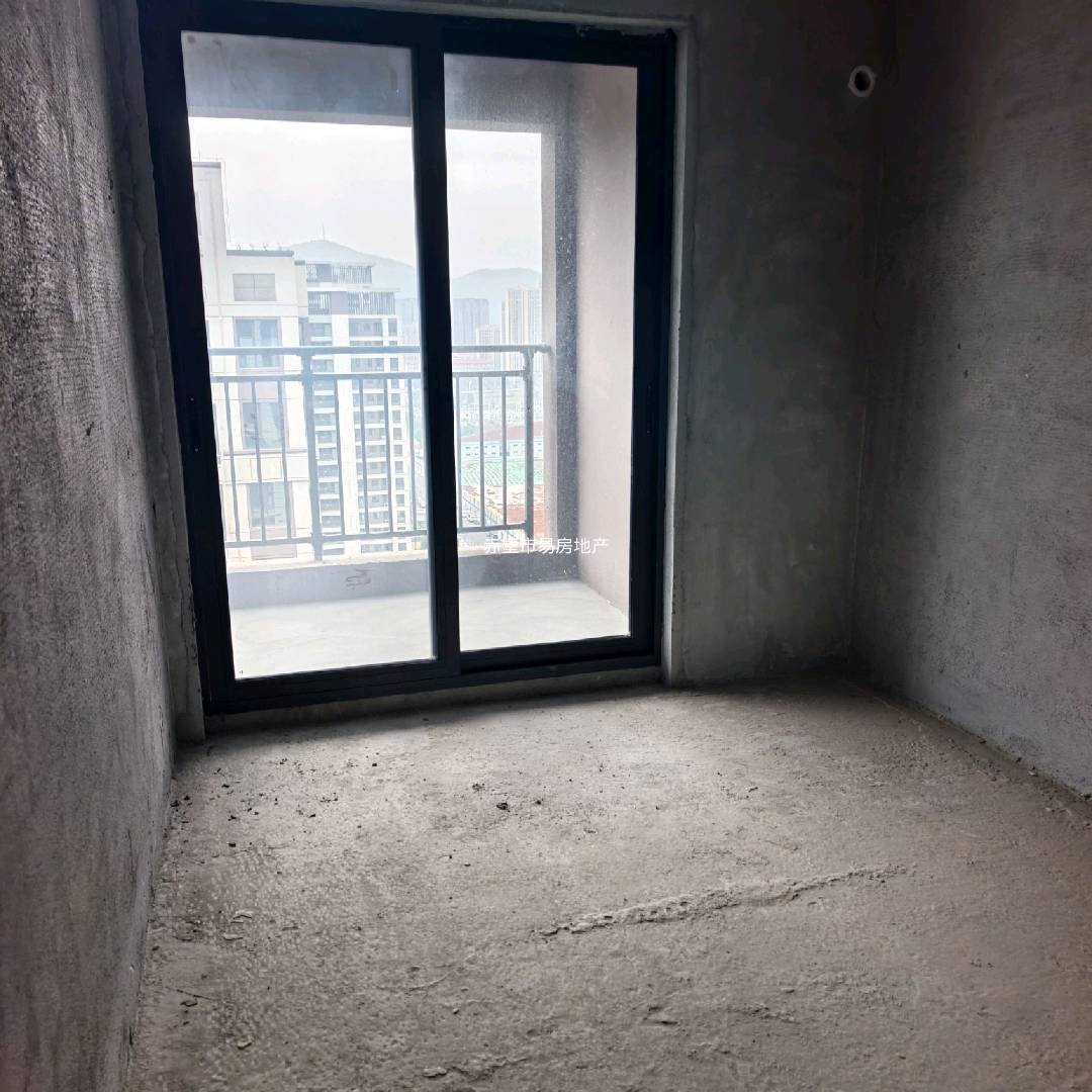 赤壁云尚·118平·三室两厅·专梯专户·证满二55万