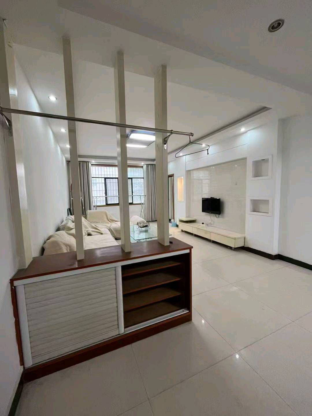 永邦欧洲城·步梯2楼·精装修好户型·房东降价39.8万