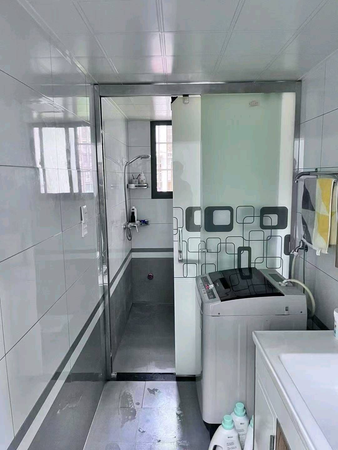 高铁片区·138平方·三房两厅·精装修单价3200一平