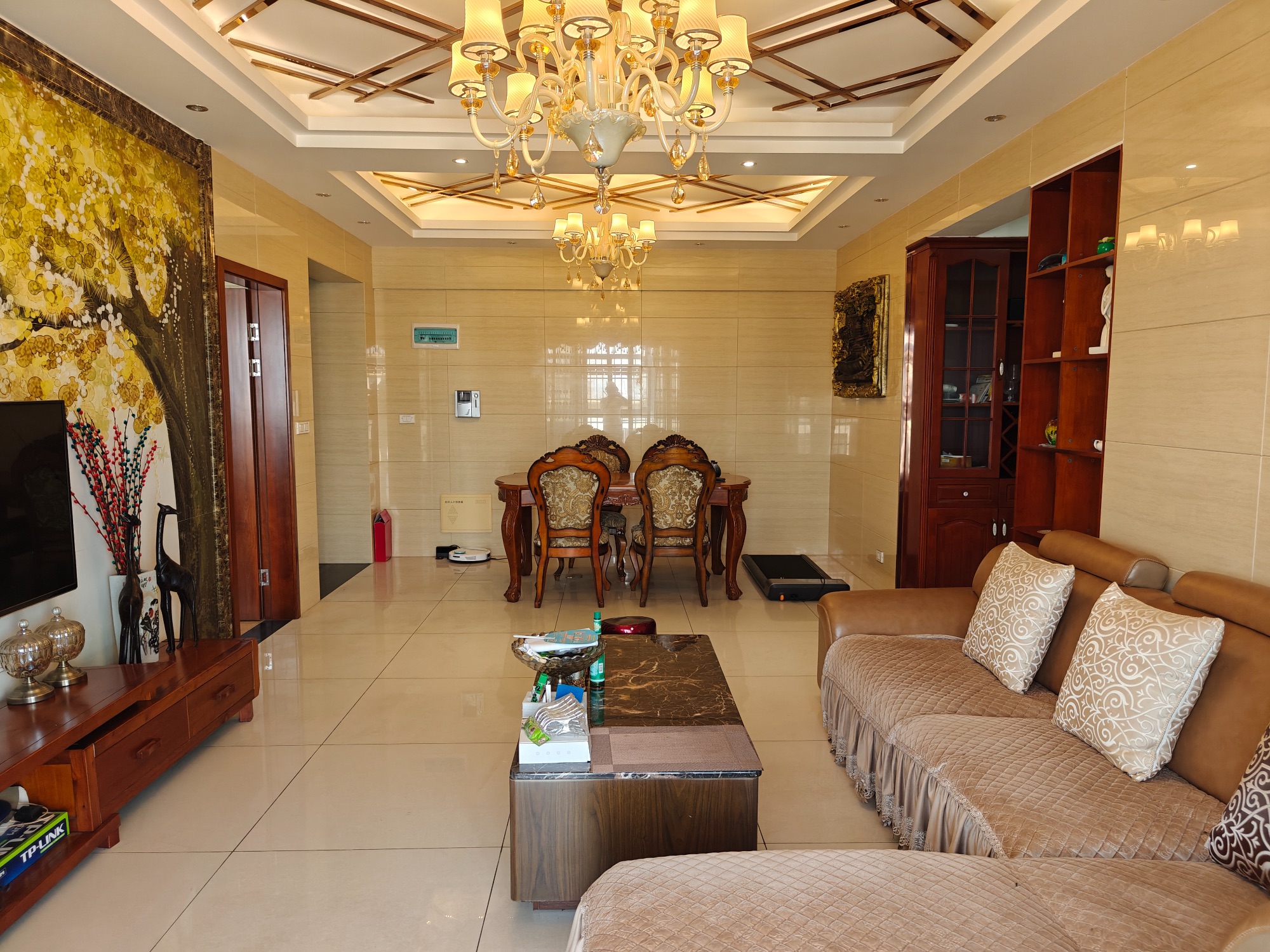 润园·3室2厅·136平方·电梯房中层·带家电家私50万