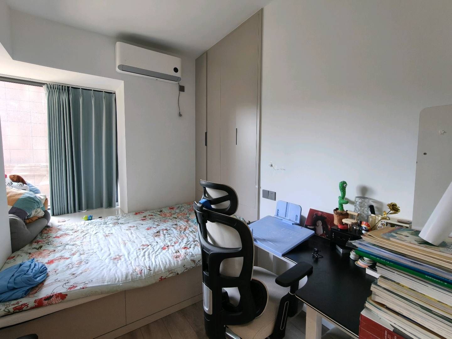 赤壁印象·9成新·精装修三居室·房东置换大房·亏本急售48万