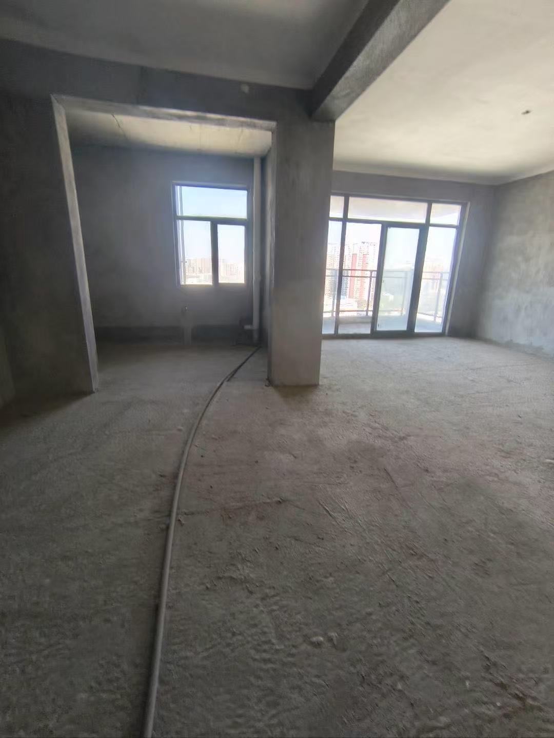 赤壁外滩·138平河景房·三室两室两卫·有证满二62万