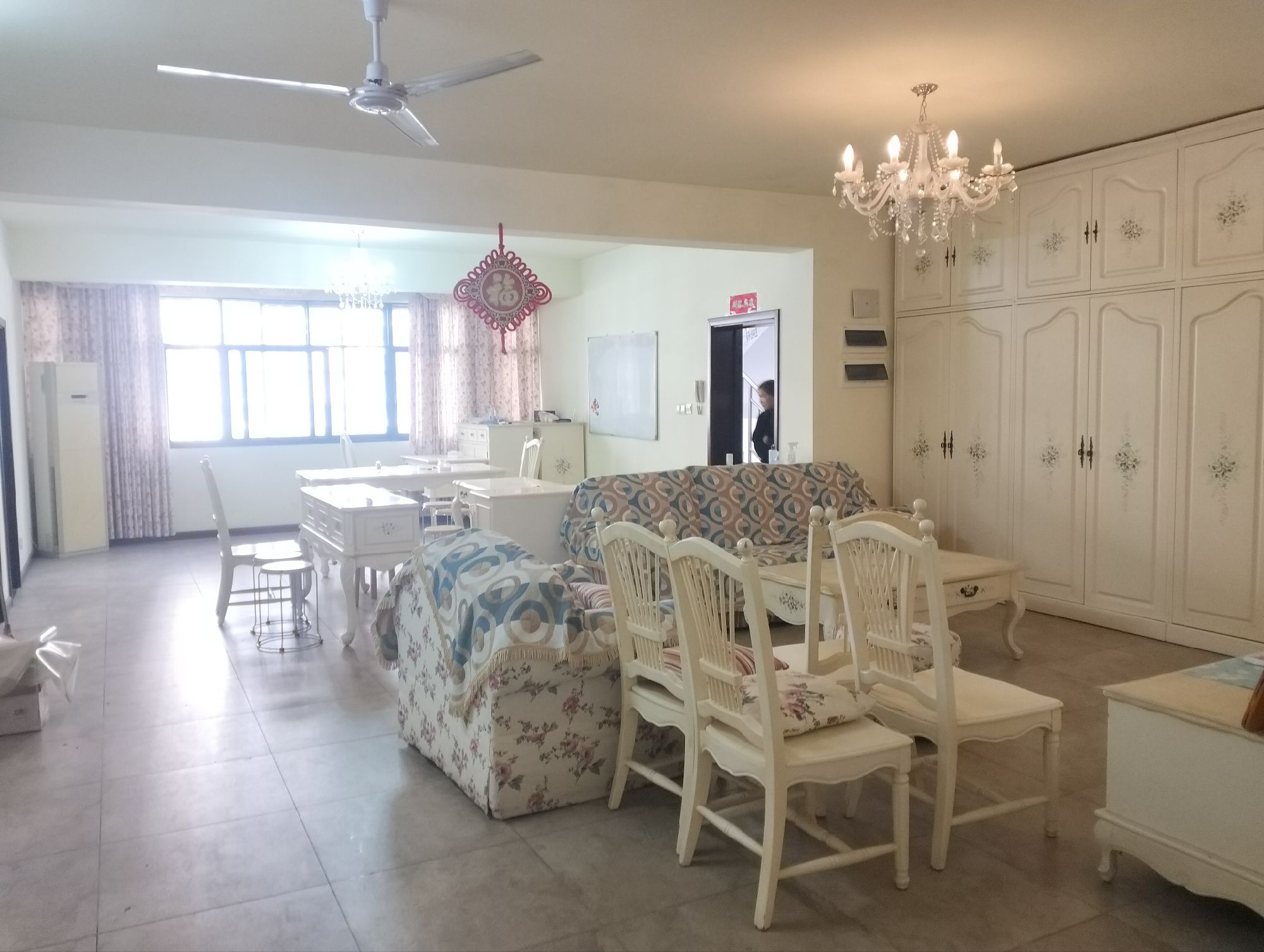 景泰园单位房·四室两厅·165平方·步梯2楼·报价：57万