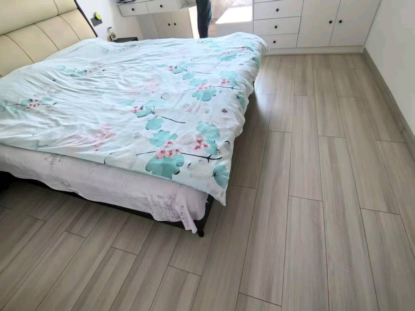 9成新·同城上都·精装修三居室·有证在手65万