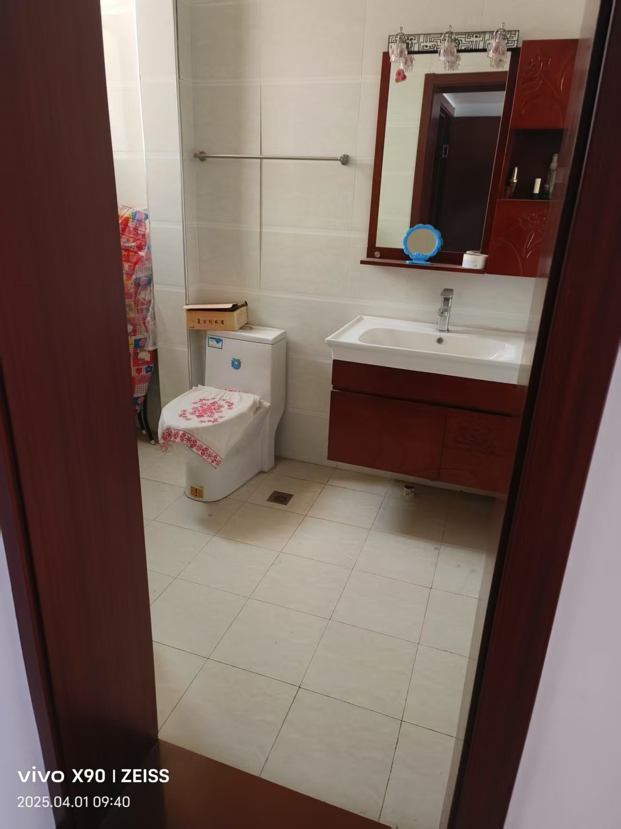 长城花园·步梯三室两厅·8成新·40万·立马过户