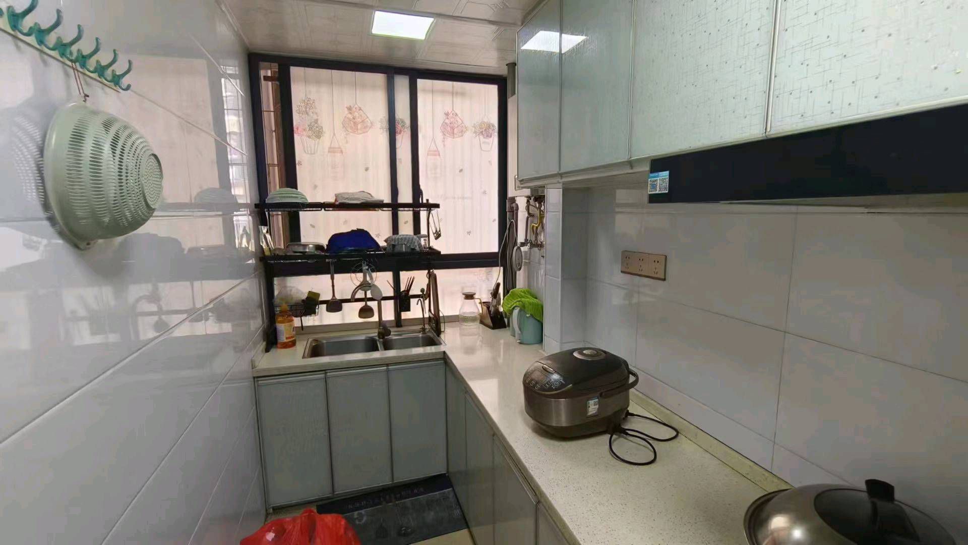 丰业盛世·两室两厅·精装修电梯房·拎包入住租1500/月