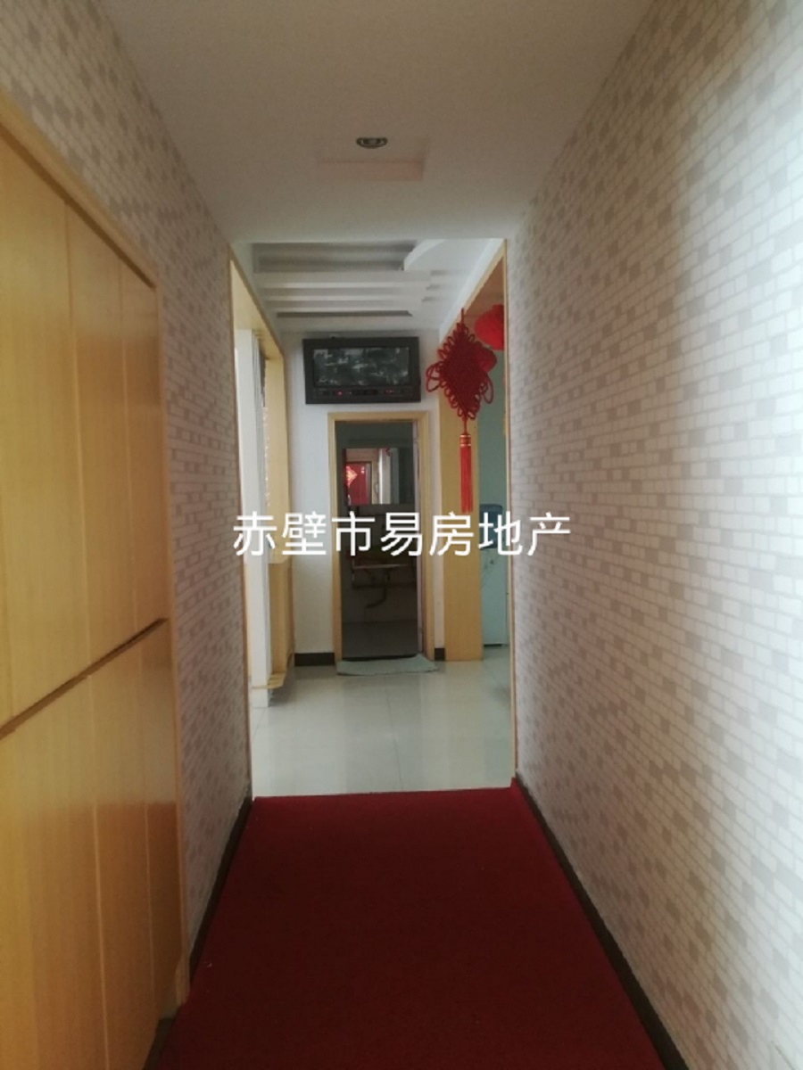 天骄对面·步梯三楼·干净舒适三房·拎包入住1300/月