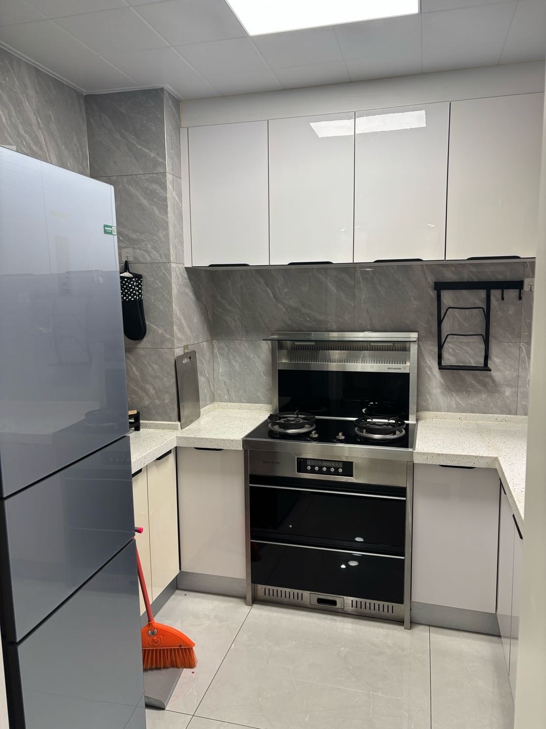 塞纳河畔·两室两厅·全新装修·拎包入住·房子保养好售价35万