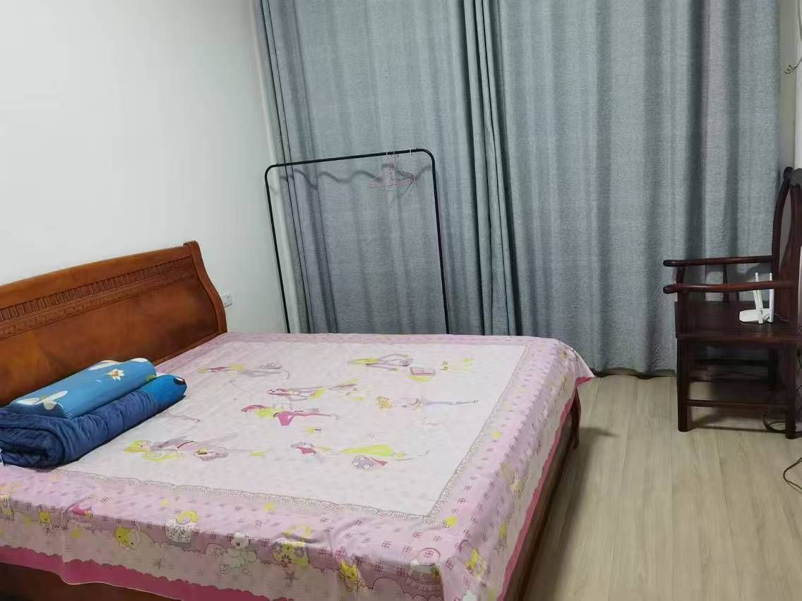 车站路二医院旁边的3室2厅结婚房·出租900/月