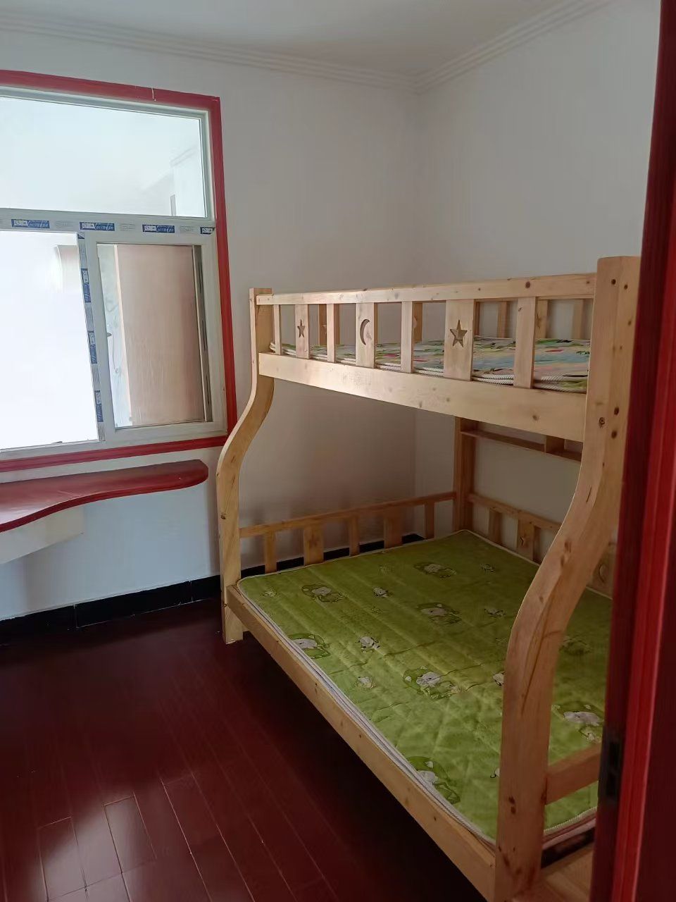 周画路附近住房出租·3室2厅·拎包入住800月
