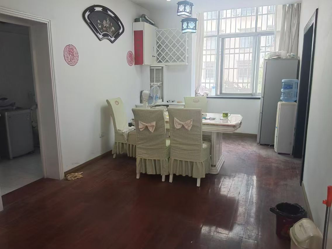 生态小区·三室两厅·165平方·户型通透·二楼售：47万