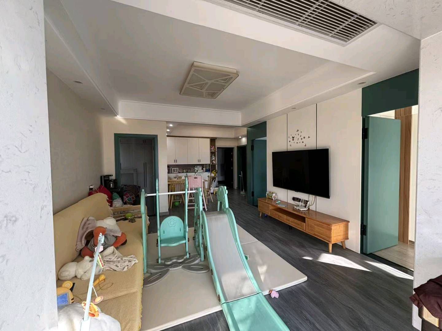 华景中央公园·103平·9.9成新·精装修·卖56万