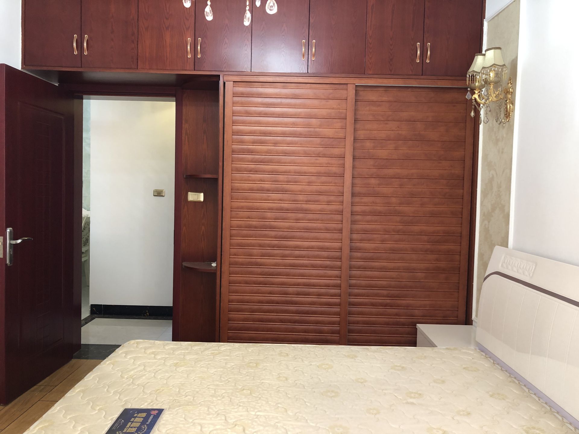 高鐵站片區(qū)·兩房兩廳·拎包入住·1500/月·有鑰匙