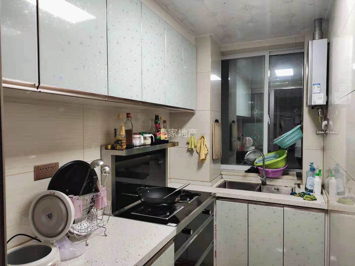 东洲大厦精装2室2厅出租1500/月拎包入住