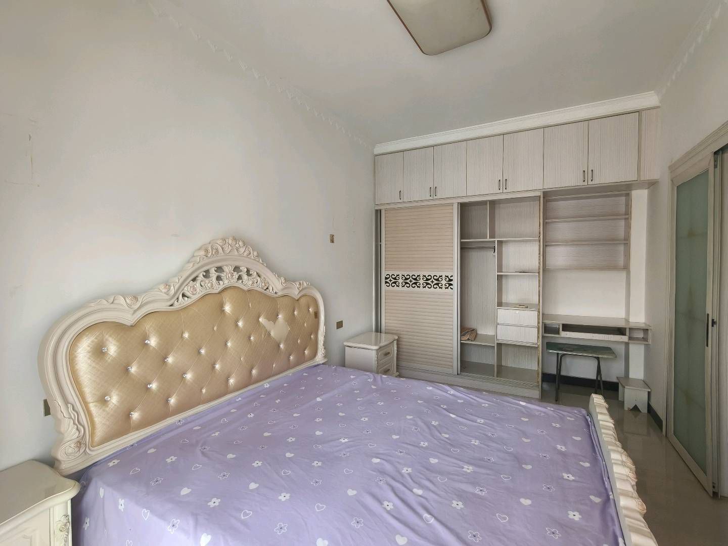 长城花园·精装修温馨公寓·一室一厅·租1200/月