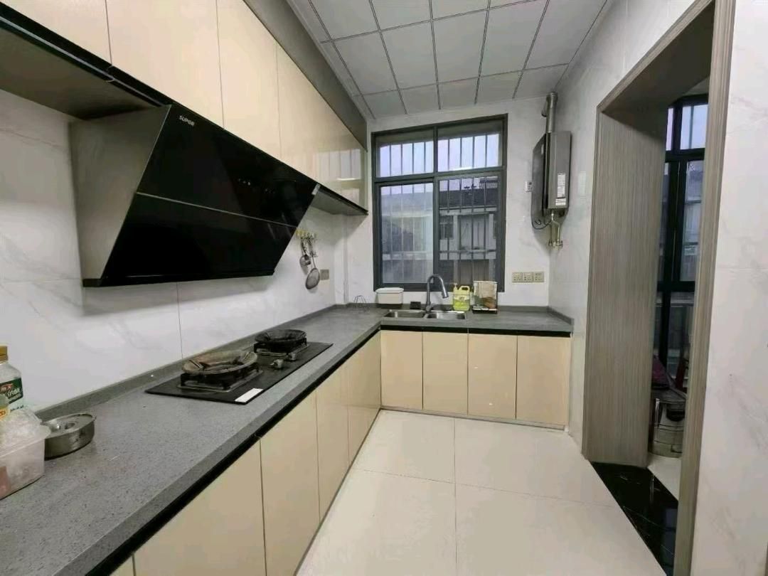 明尚精英·全新装修婚房·133平方·户型好报价40万