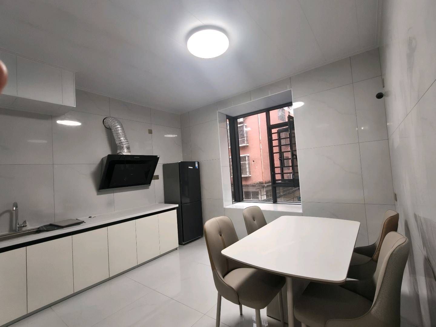 和谐家园·新街口精装修公寓·诚意出租1200/月