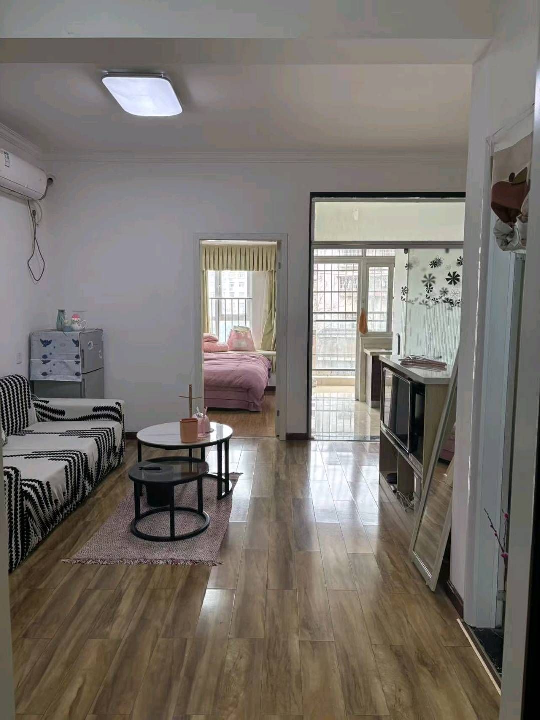 御龙学府·一室一厅·陪读好房出租·有两张床·出租1000/月