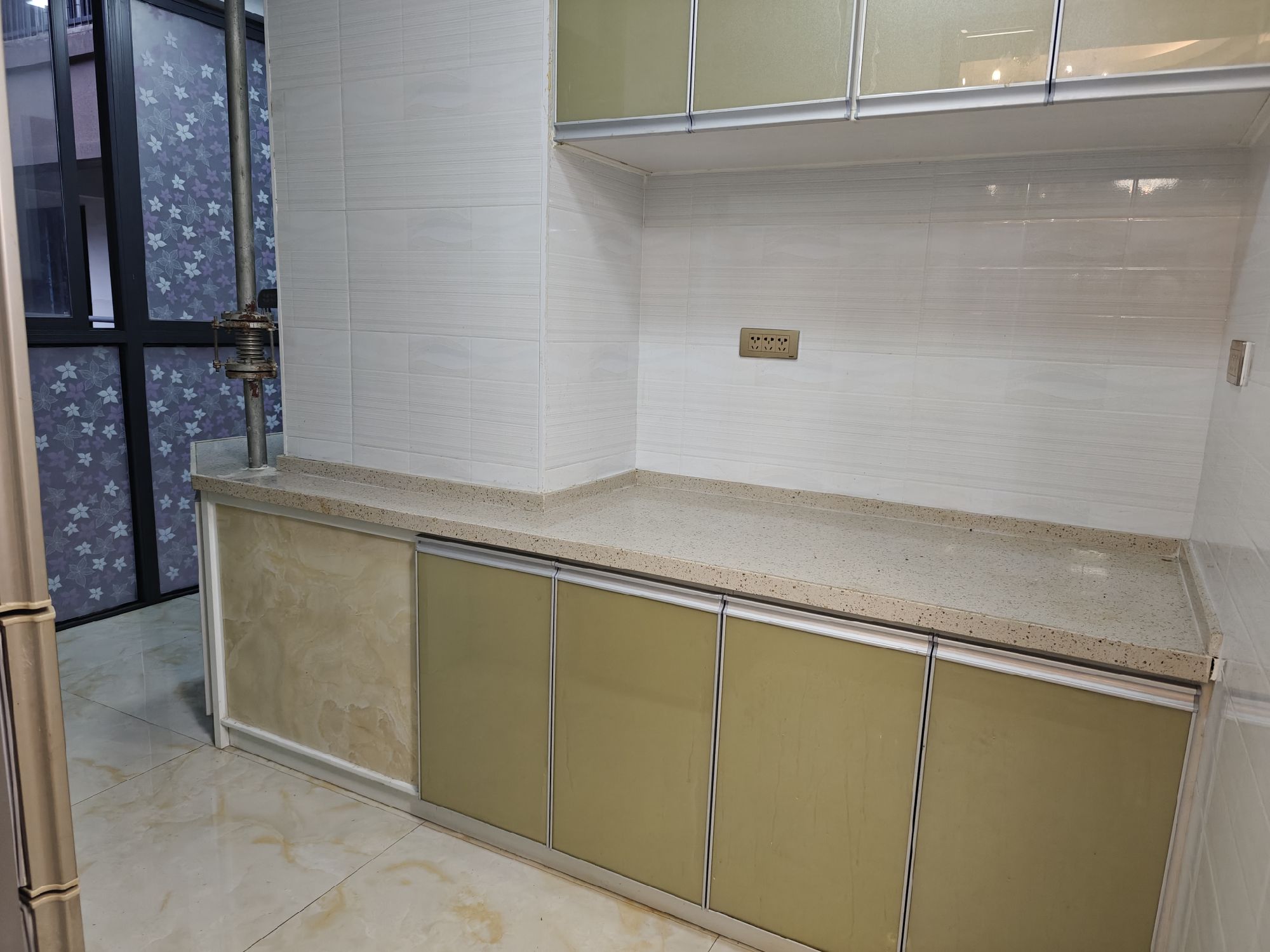 赤壁印象三号公馆·两室两厅·89平方·精装·现在急售35.5万