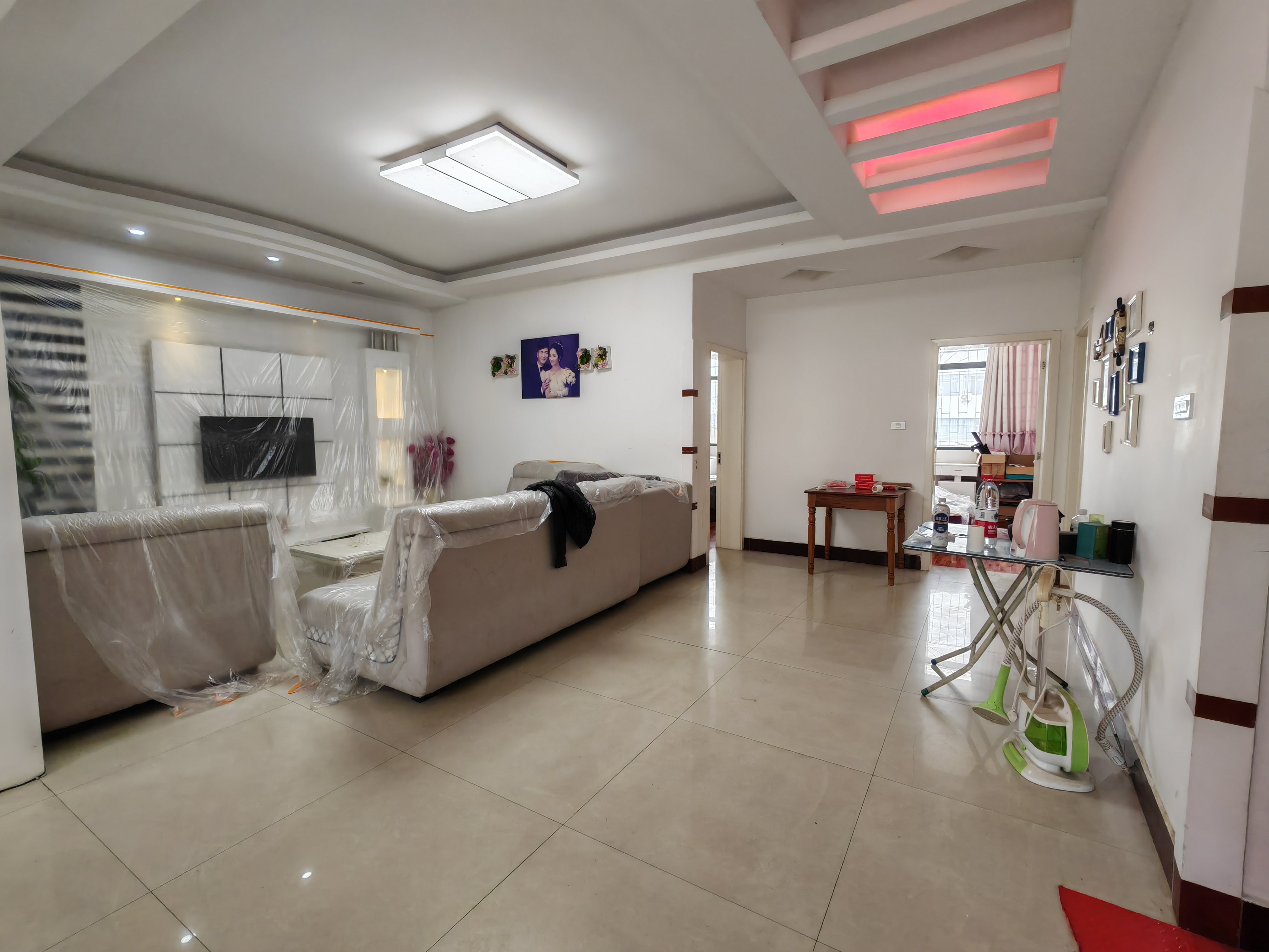 国道变电站旁边天佑小区5楼。124平带车库28万，拎包入住，满五一,看房电话18307150819