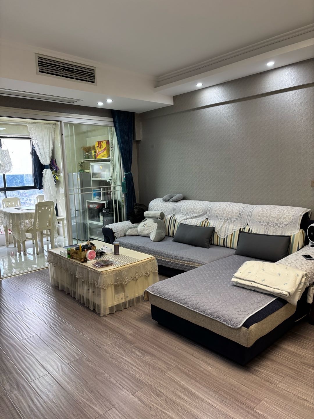 国贸大厦·精装修大公寓·60平·所见即所得·只卖28.8万