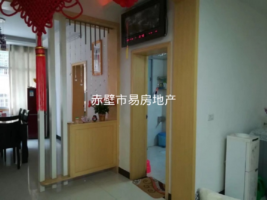 天骄对面·步梯三楼·干净舒适三房·拎包入住1300/月