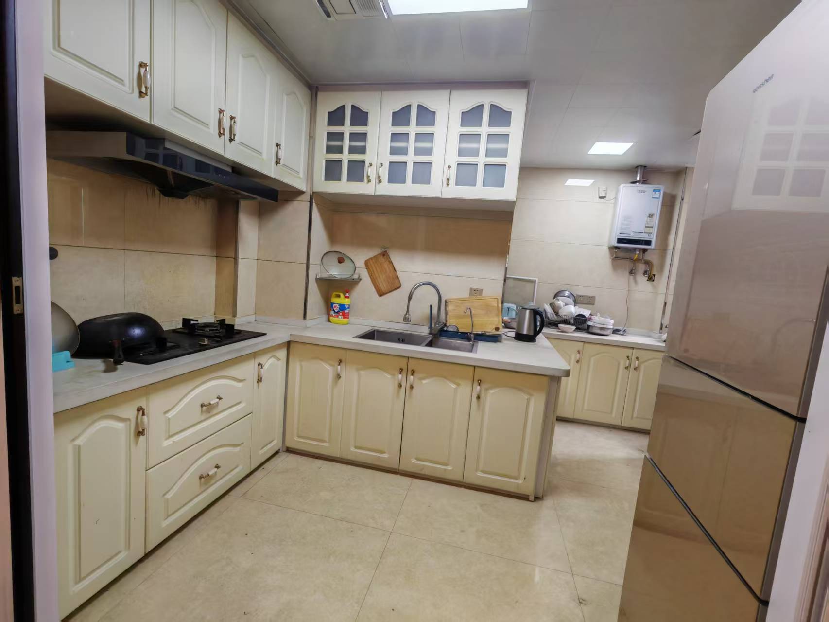 领秀城大三室两厅，138平，55万，五小五中，有证，看房电话18307150819