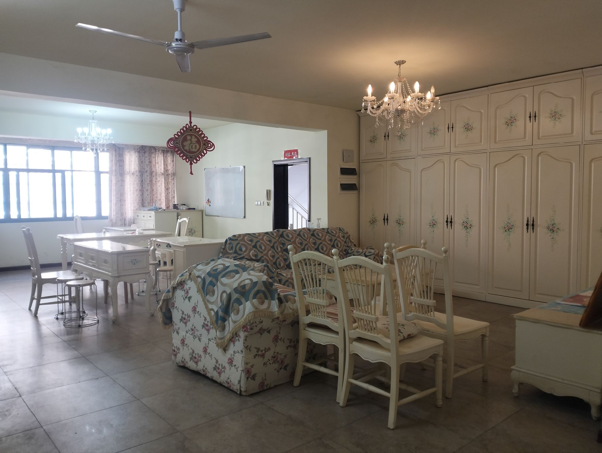 景泰园单位房·四室两厅·165平方·步梯2楼·报价：57万