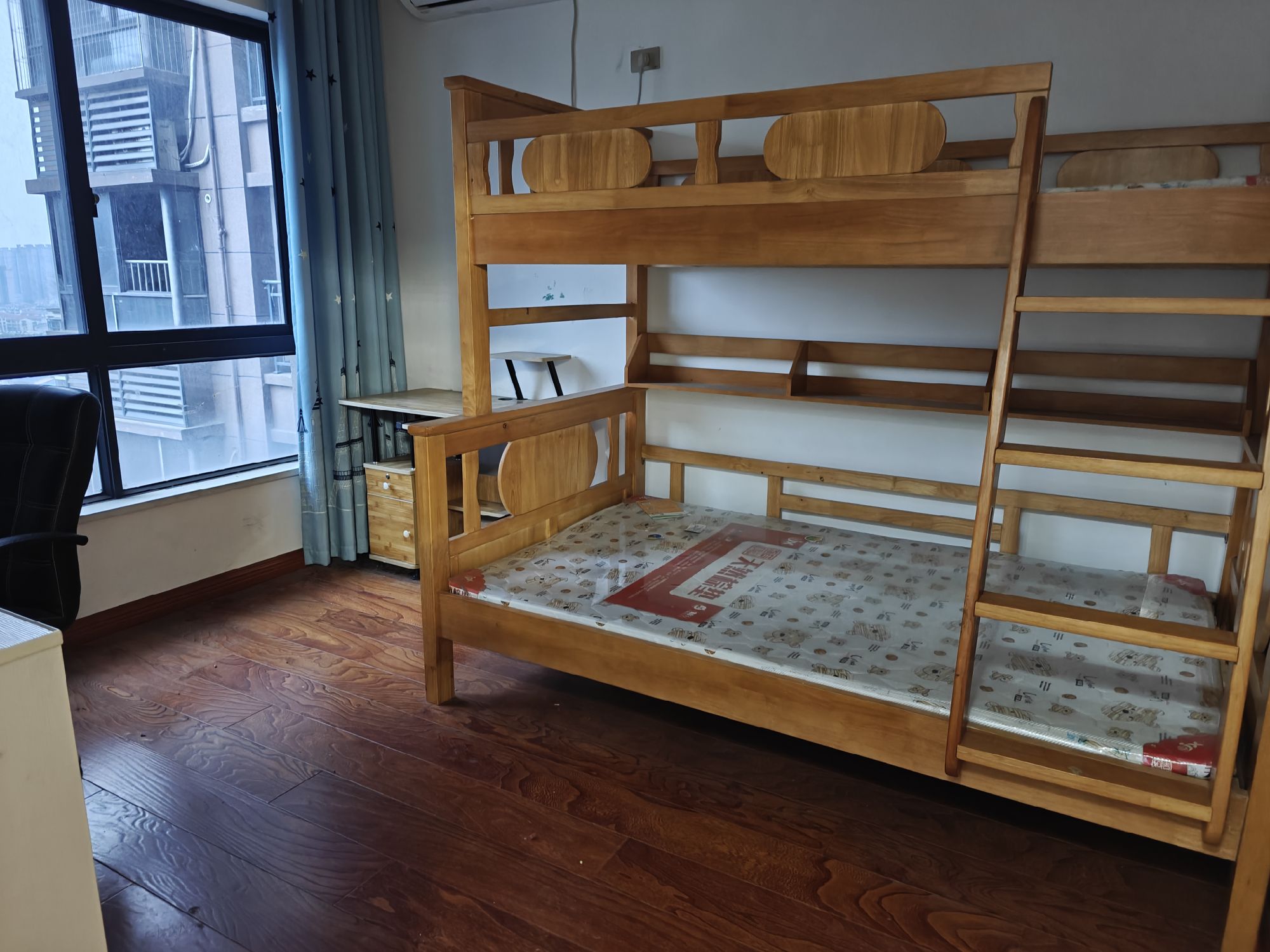 赤壁印象三号公馆·两室两厅·89平方·精装·现在急售35.5万