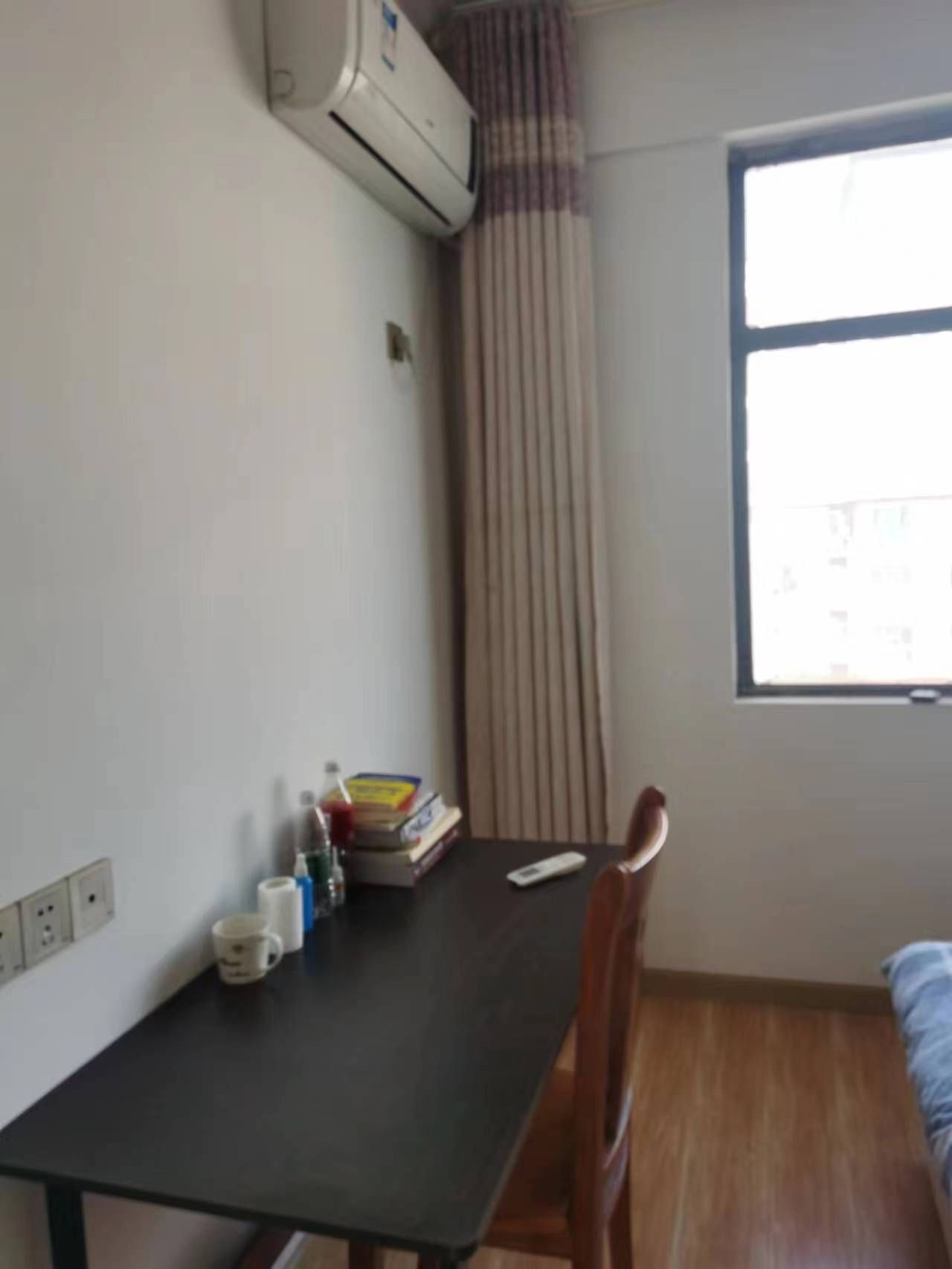 众城国际·130平·三室两厅·家电齐全·租1600/月