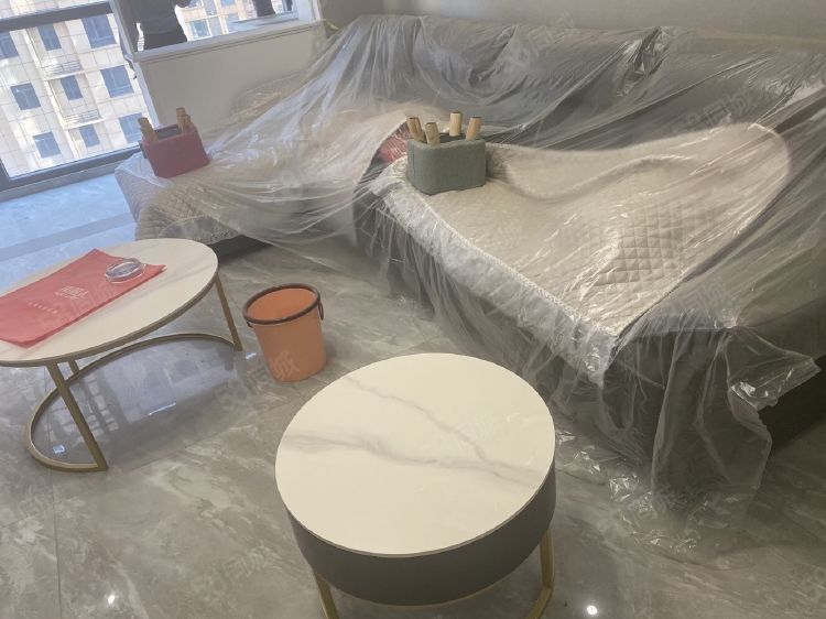 同城上都·精装修·三室两厅房屋出租2300/月