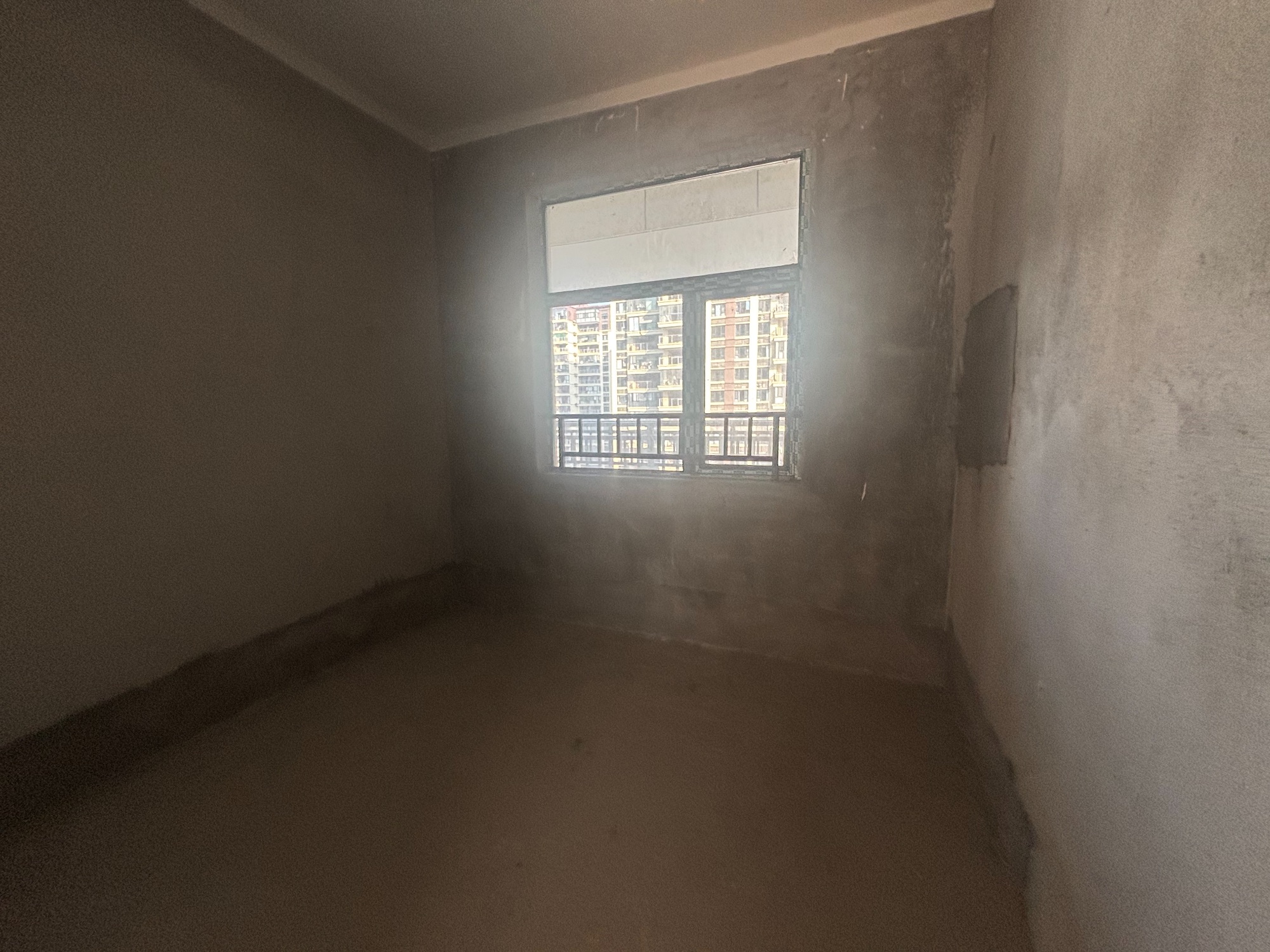 高铁片区次小区鹏城翰林府·112平·3室2厅2卫·证满二