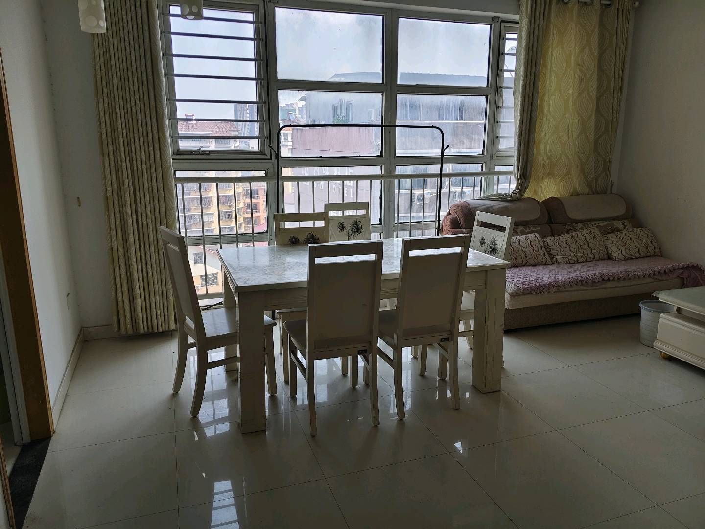 众城国际电梯房·两室两厅·62平方·报价|：26万