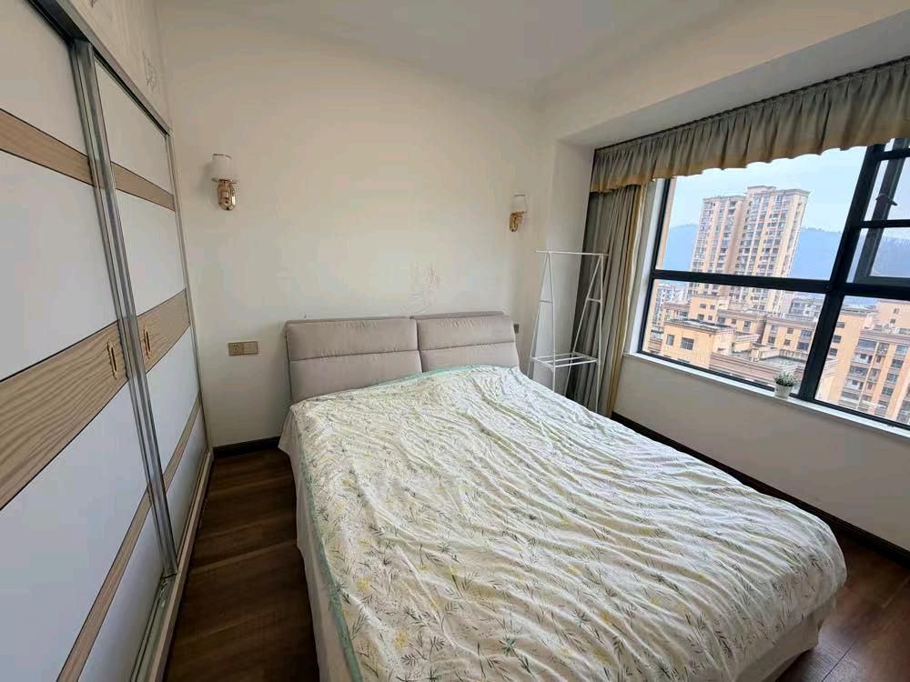 鹏程新都汇·三房两厅·98平方·拎包入住·次新小区·报价43万