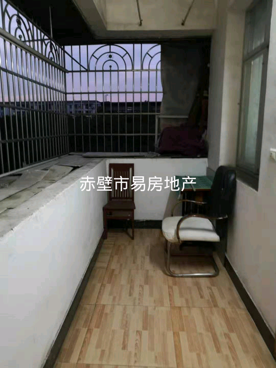 汇源小区·两室两厅·87平方步梯四楼·报价30万