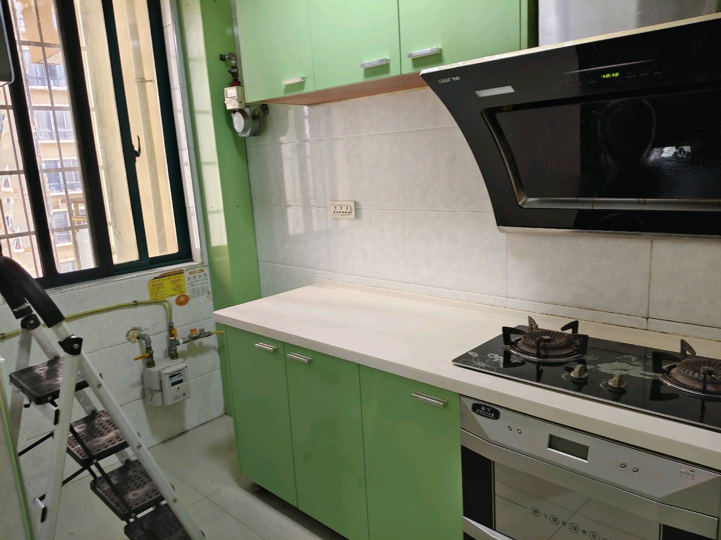 天骄华庭·繁花地段·书包房·两室两厅118平方·拎包入住报价30W＋