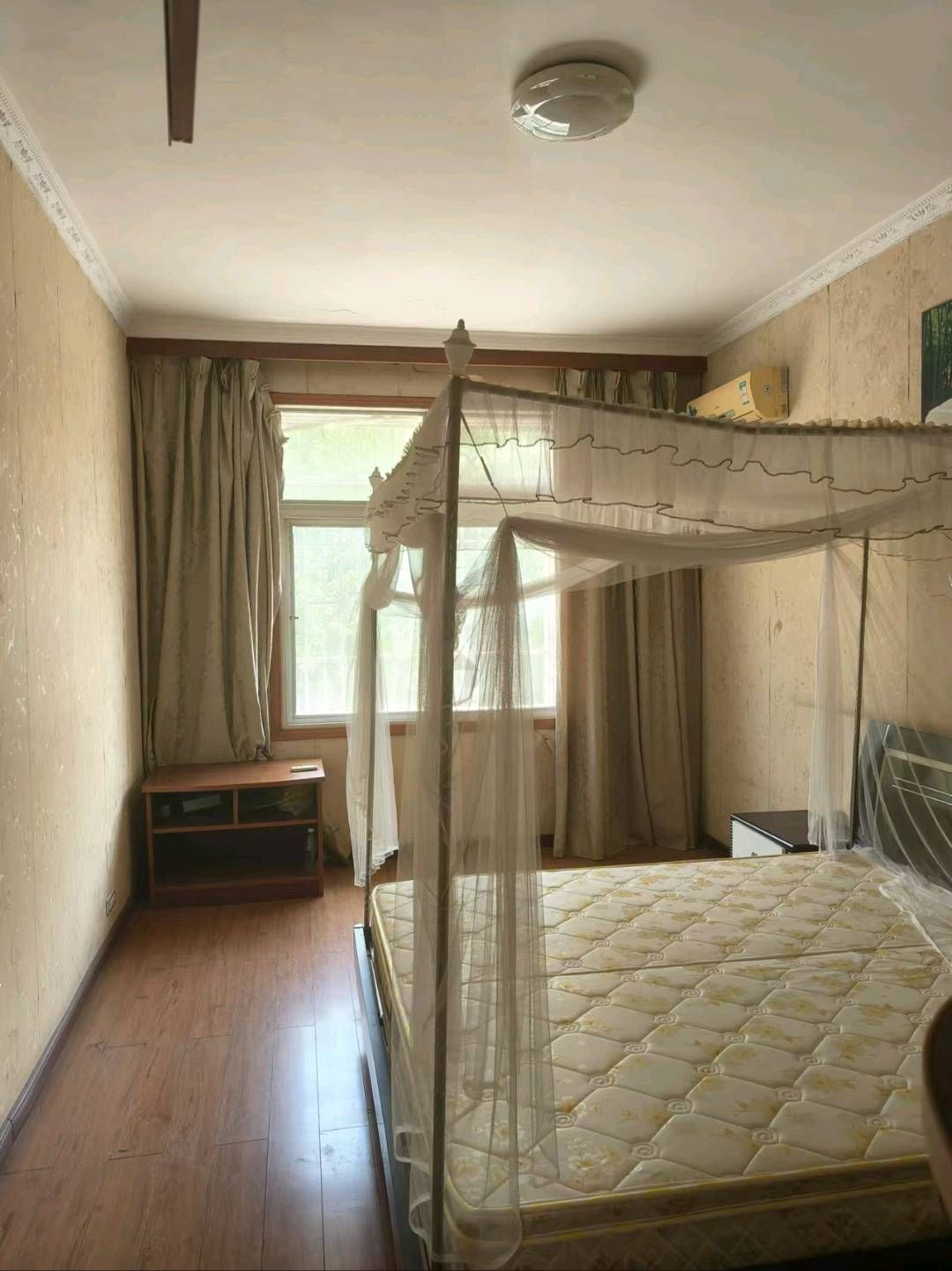 五中旁边陪读房·两室两厅·二楼·出租900/月