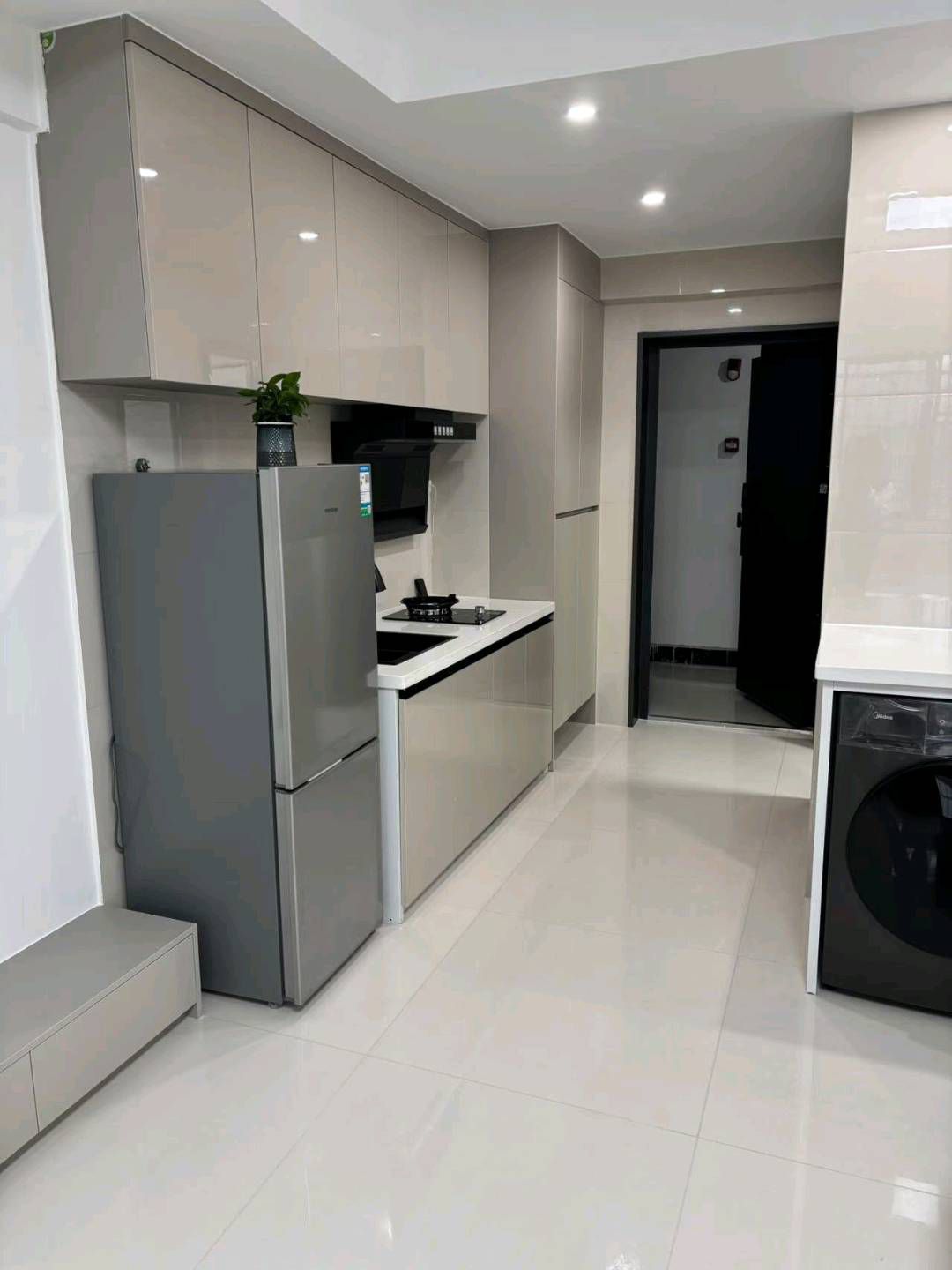 维多利亚·精装修公寓·温馨干净整洁·拎包入住1200/月