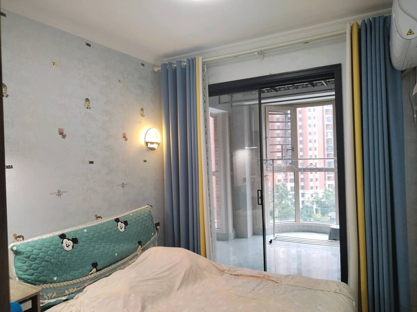 塞纳河畔137平·大三室·精装修9成新·闲置急于出售65万