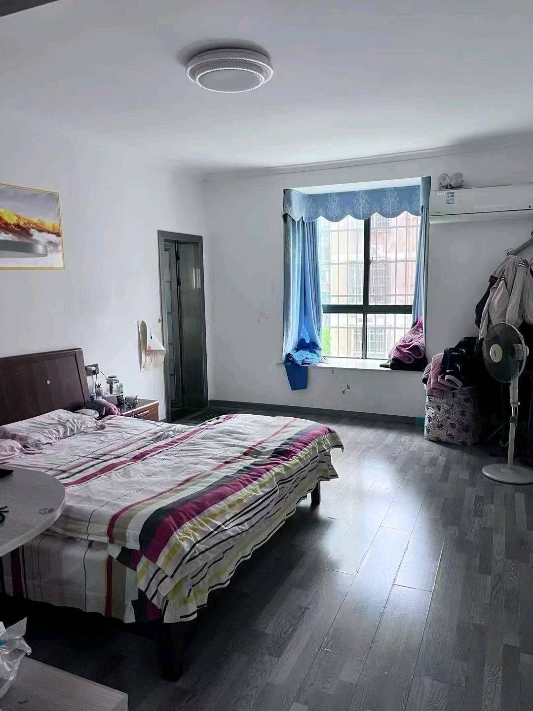 长城花园·崭新装修·地段好·有证卖45万