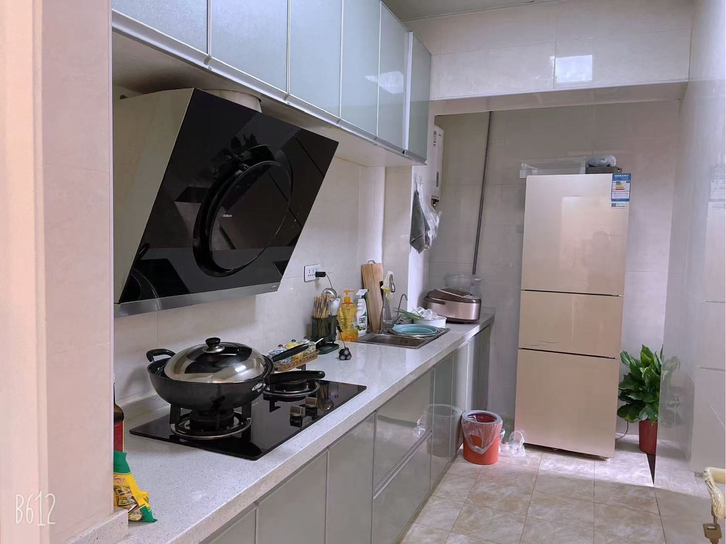 赤壁印象·5号公馆·精装修·两室两厅·租1700/月