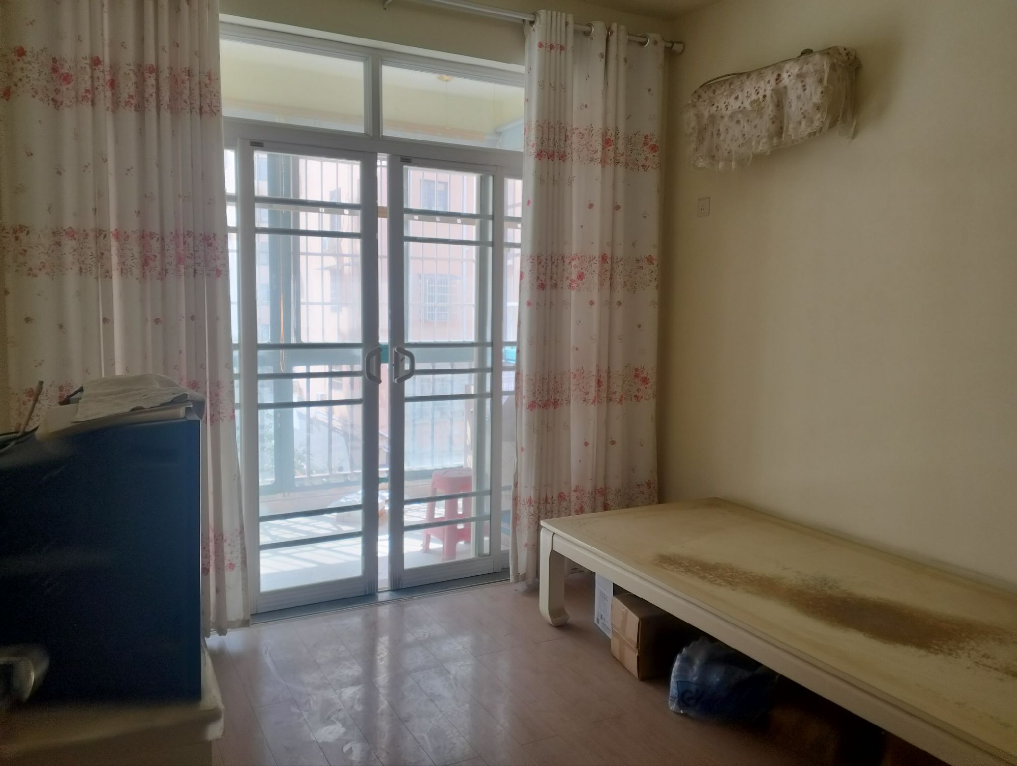 景泰园单位房·四室两厅·165平方·步梯2楼·报价：57万