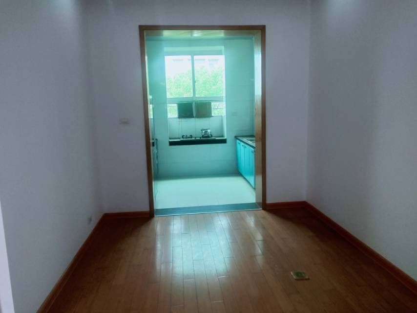 河北大道·五校·两室两厅·步梯4楼·32万