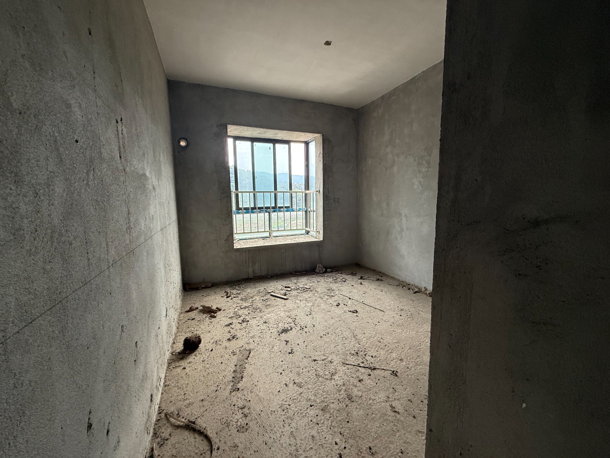 赤壁印象·三号公馆·124平全新毛坯40万·新证