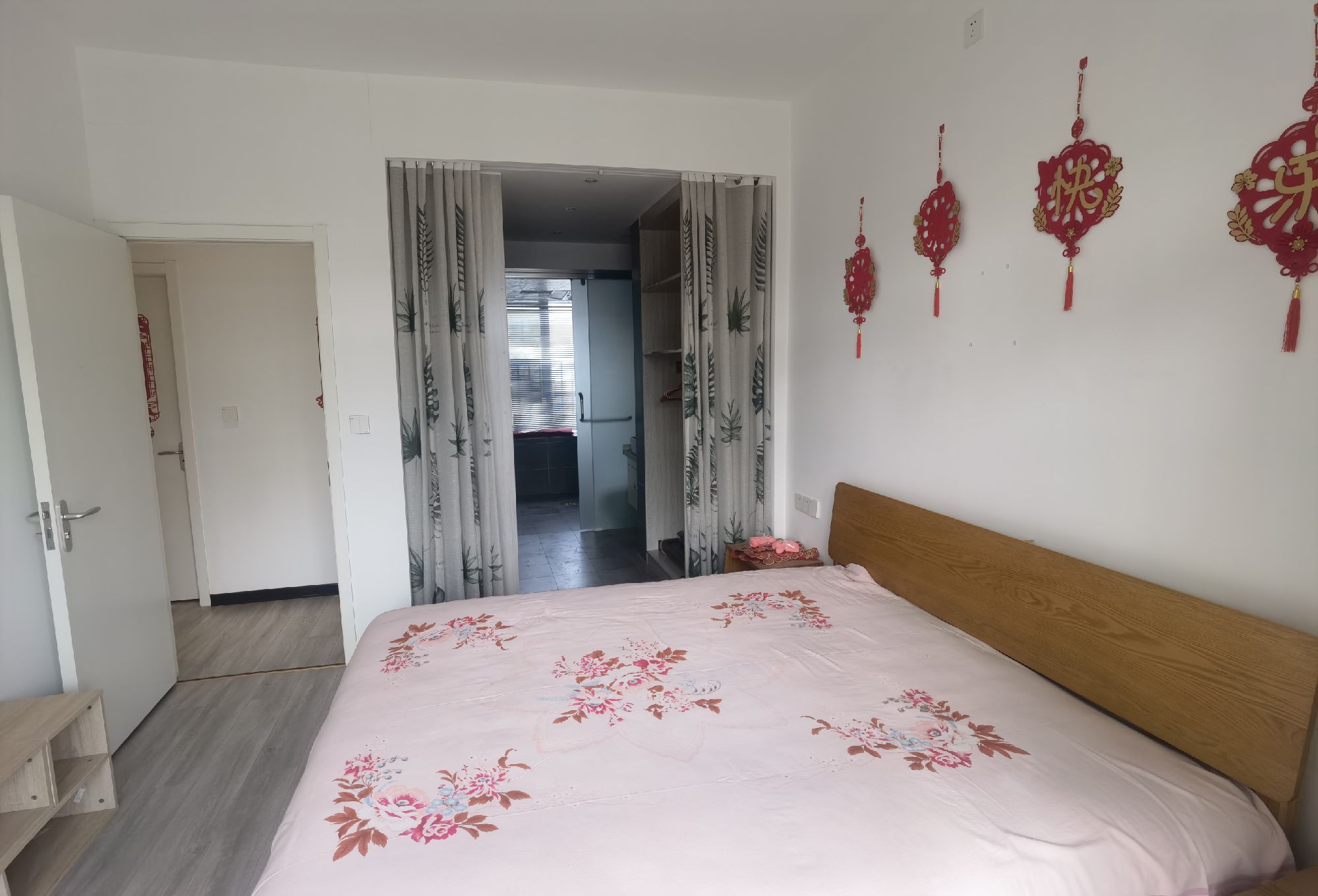 雍景新城·高鐵站品質(zhì)小區(qū)·精裝四室兩廳·可拎包入住2200/月