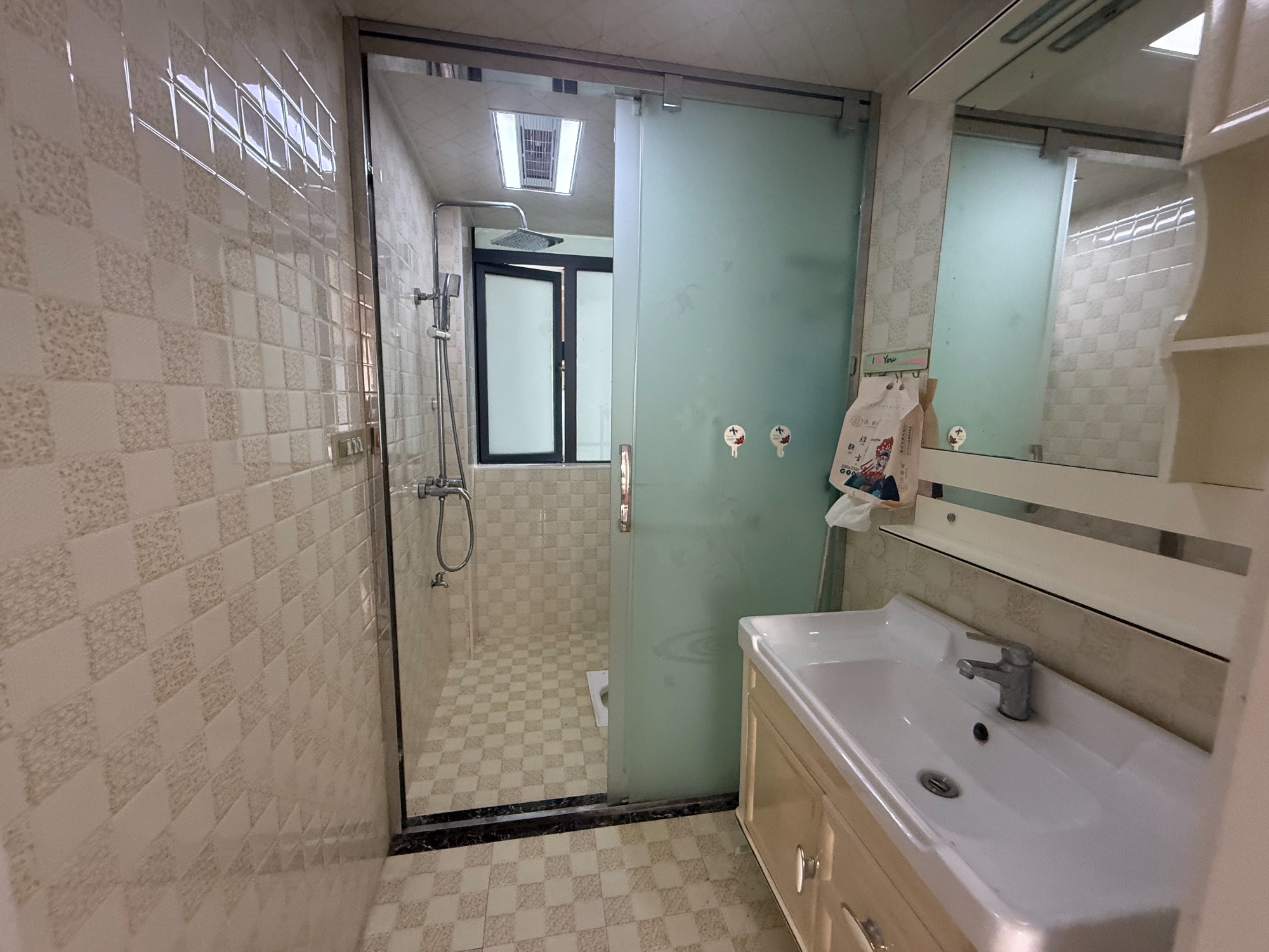 雍景新城·三房两厅·户型方正·周边配套齐全·密码看房：53万